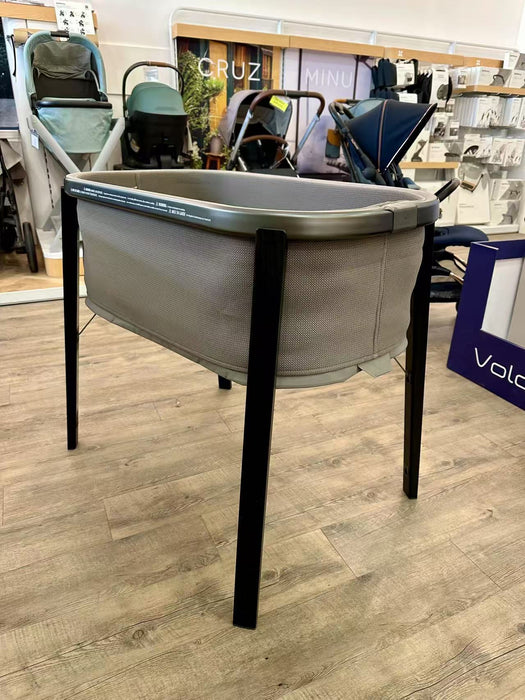 Stokke Snoozi - Graphite Grey + Travel Bag (Markham Floormodel/IN STORE PICK UP ONLY)