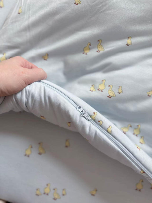 Günamüna Swaddle Sleep Sack Duvet Bamboo 0.5 TOG- Friends