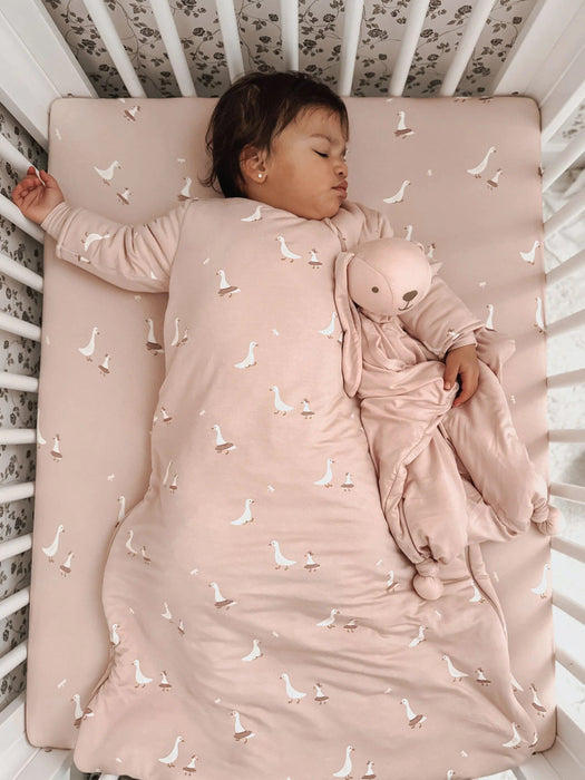 Gunamuna Crib Sheet - Tutu Goose