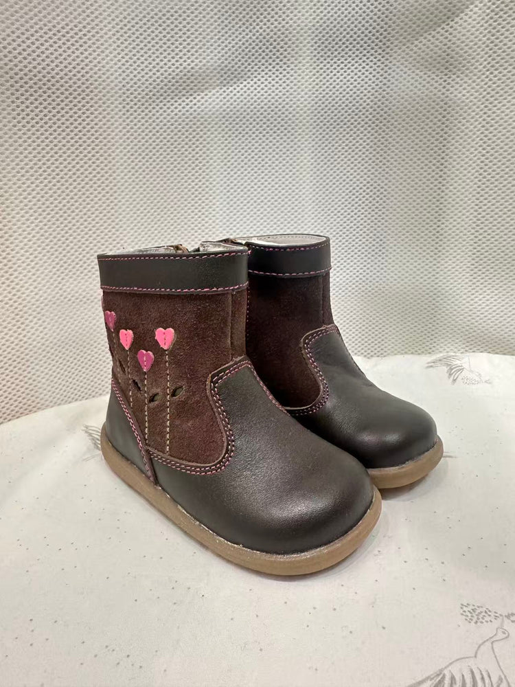 See Kai Run Mizuki Brown/Hot Pink Size 6 Only