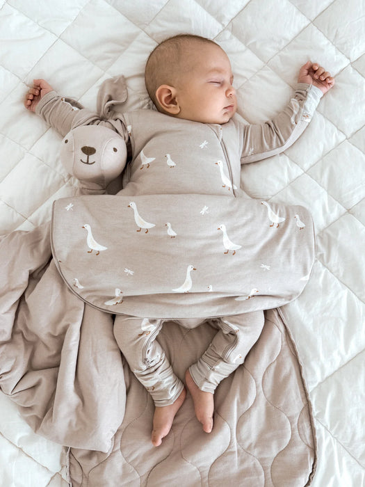 Gunamuna Transitional Swaddle 1.0T - Goose 3-6M