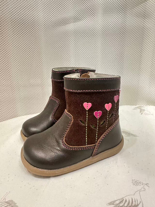 See Kai Run Mizuki Brown/Hot Pink Size 6 Only