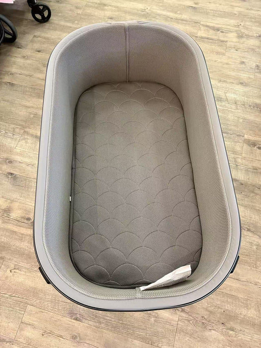 Stokke Snoozi - Graphite Grey + Travel Bag (Markham Floormodel/IN STORE PICK UP ONLY)