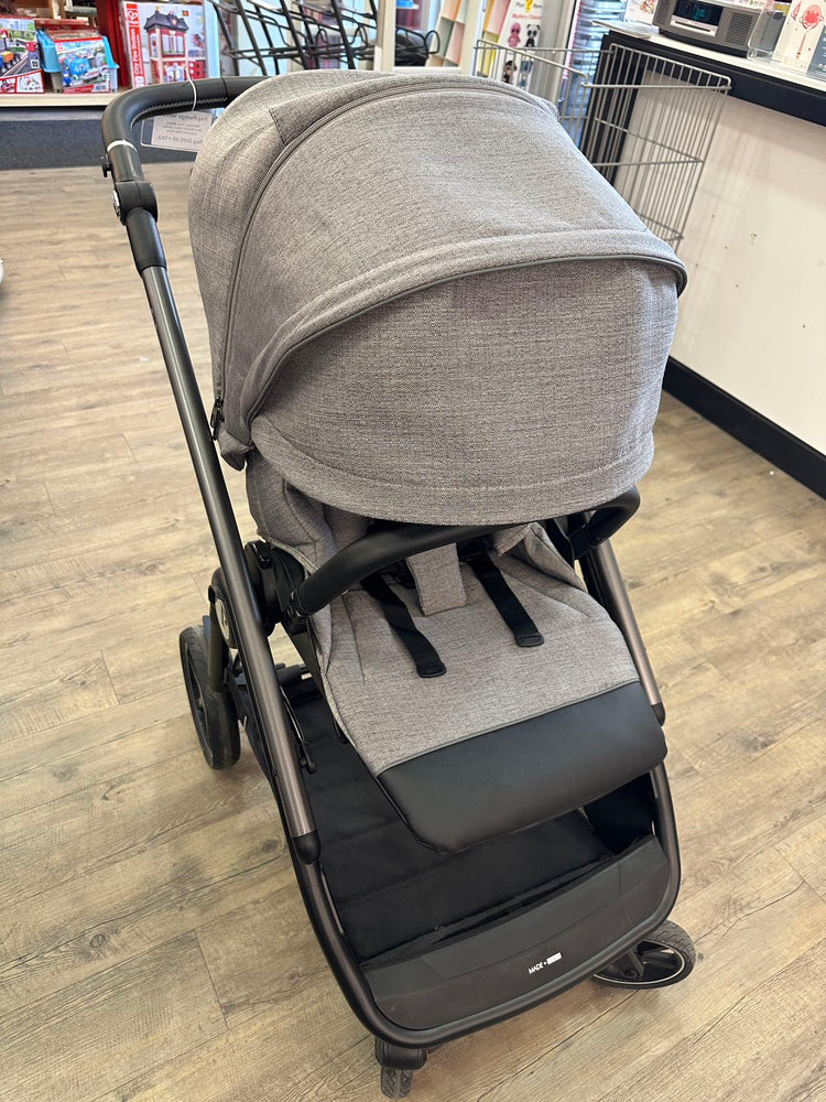 Peg Perego Veloce Stroller - City Grey (Markham Floormodel/In Store Pickup ONLY)