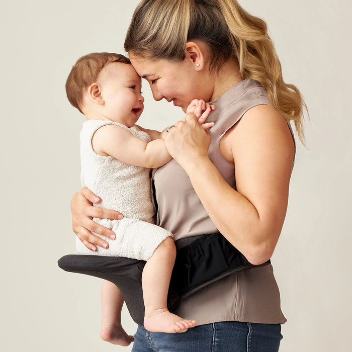 Itzy Ritzy Hold & Fold Hip Carrier