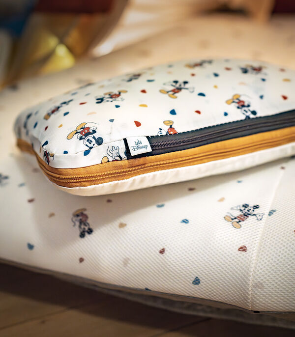 Stokke Jetkids Cloud Sleeper - Mickey Celebration