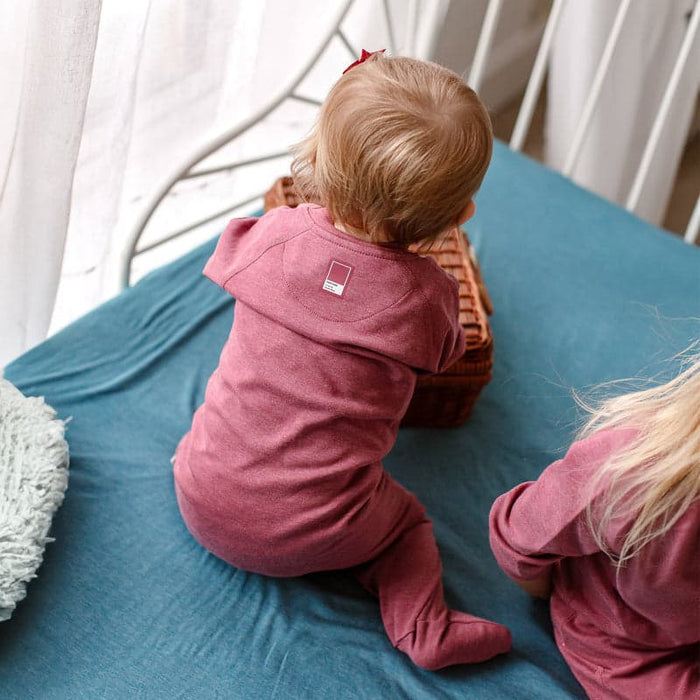 Nest Designs Long Sleeve Footed Sleeper Newborn - Pantone Hawthorn Rose