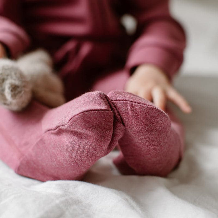 Nest Designs Long Sleeve Footed Sleeper Newborn - Pantone Hawthorn Rose