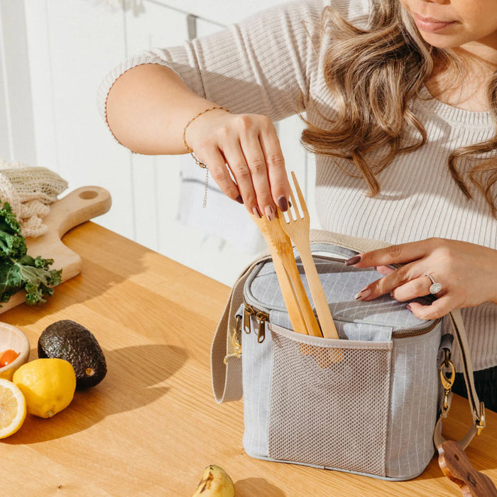 So Young Petite Lunch Poche - White Abstract Lines