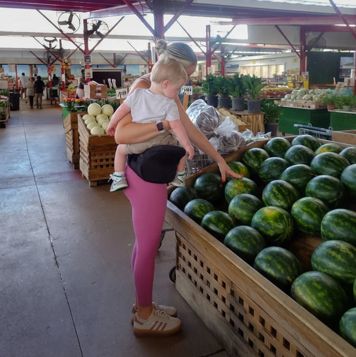 Itzy Ritzy Hold & Fold Hip Carrier