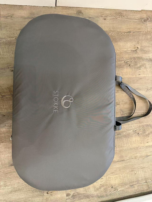 Stokke Snoozi - Graphite Grey + Travel Bag (Markham Floormodel/IN STORE PICK UP ONLY)