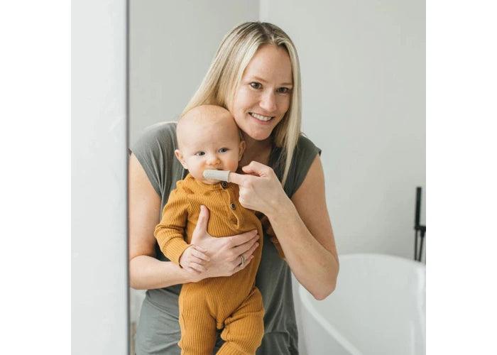 Dr Brown's Silicone Finger Toothbrush with Case - Green&Grey HG011