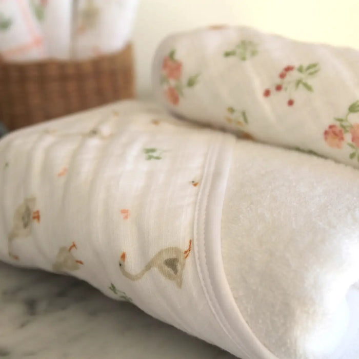 Aden + Anasis Muslin Hooded Towels 2pc - Country Floral