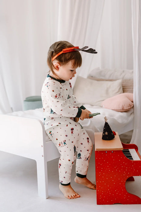 Nest Designs Long Sleeve PJ Set - Santas Elves