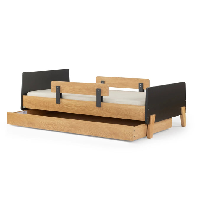 Dadada Fun Bed - Graphite/Red Oak (2box)