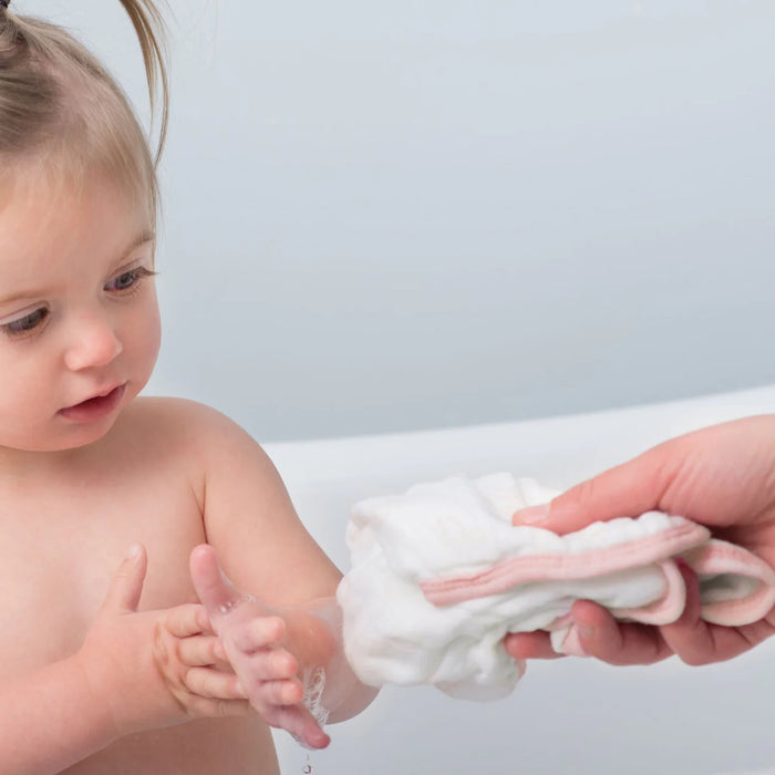 Lulujo Muslin Wash Cloths 3pk - White/Strawberry