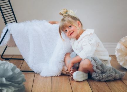 Bizzi Growin Koochicoo Fluffy Shawl - White BG605