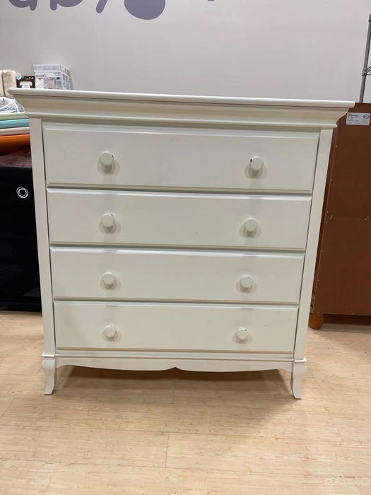 Pali Mantova 4 Drawer Chest (MARKHAM FLOORMODEL/IN STORE PICKUP ONLY)