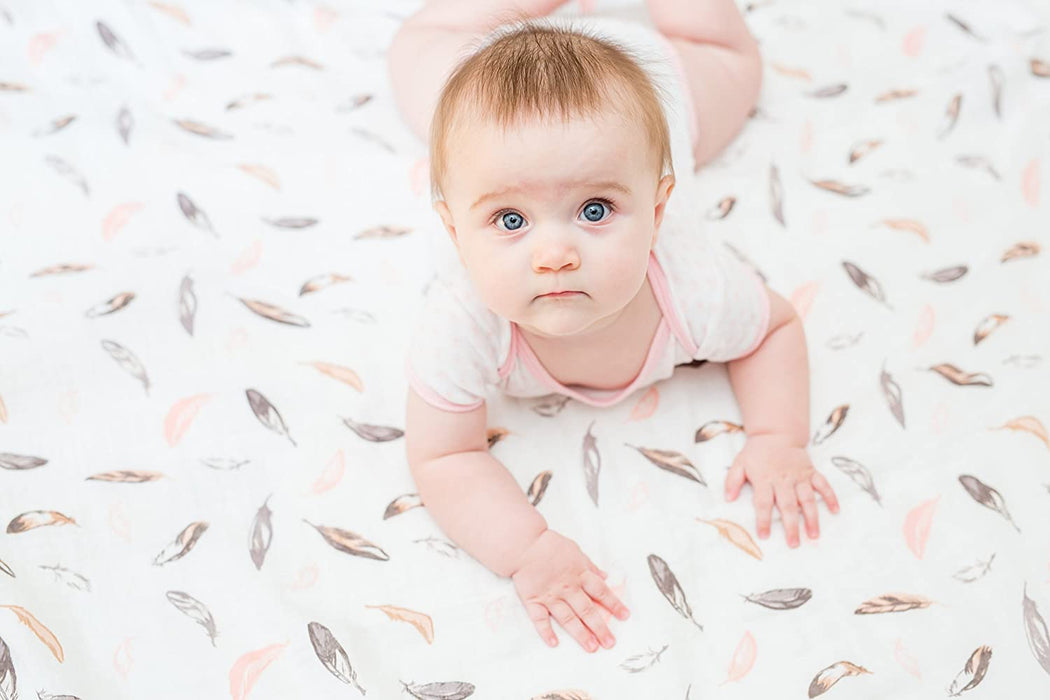 Lulujo Swaddling Blanket Putty Feathers