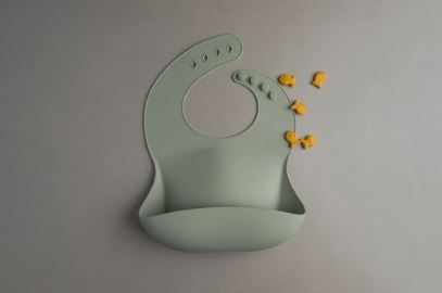 Loulou Lollipop Silicone Bib - Silver Sage