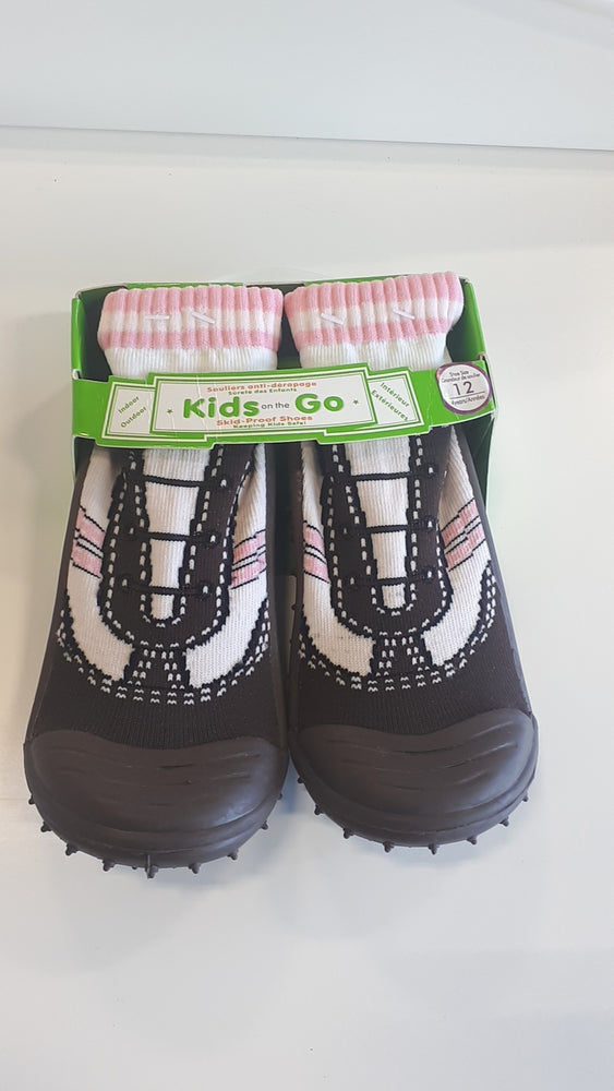 Kids on the Go Indoor/Outdoor Socks Size 4
