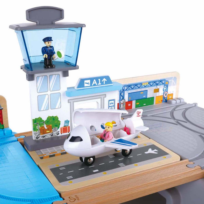 Hape Mega Metropolis Train Bucket Set E3773